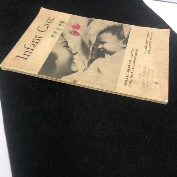 infant care health booklet vintage 1945 federal security agency ohio as is - Picture 8 of 13